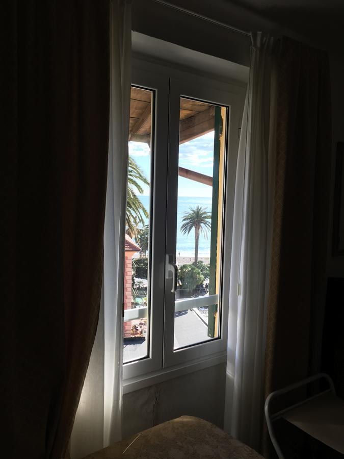 Hotel Azzurro Varazze Eksteriør billede